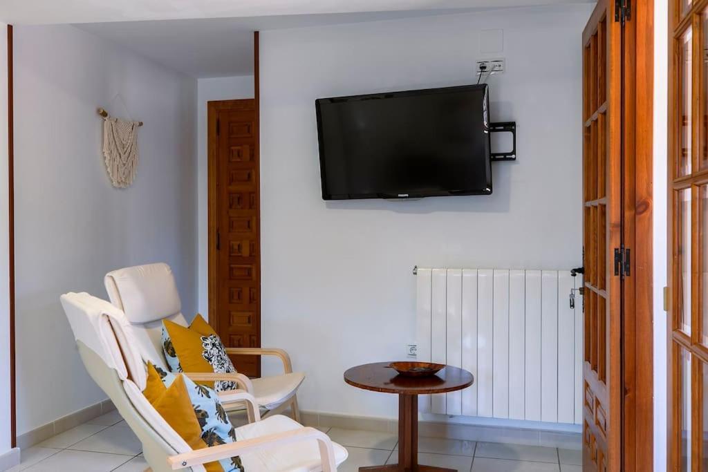 Casa Feli - Apartamento Con Jardin Privado En Los Pirineos カスティエジョ・デ・ハカ エクステリア 写真